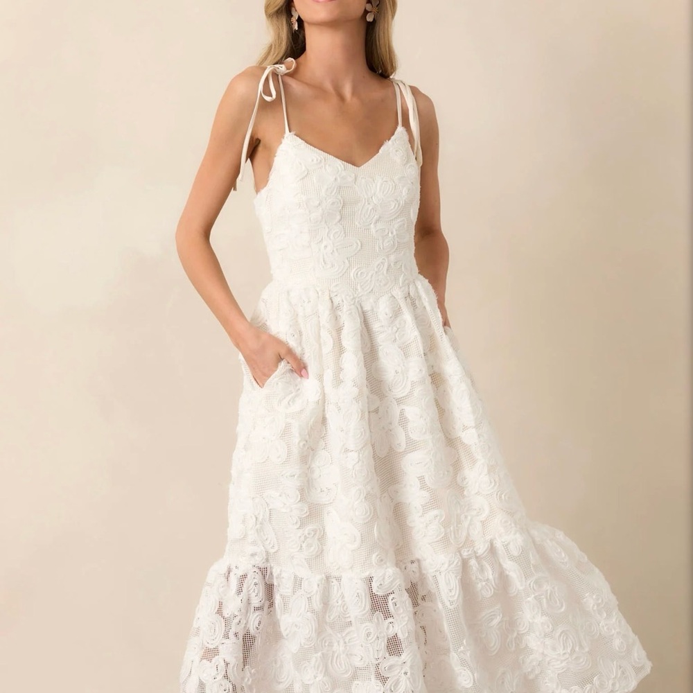 Elegant White Lace Dress